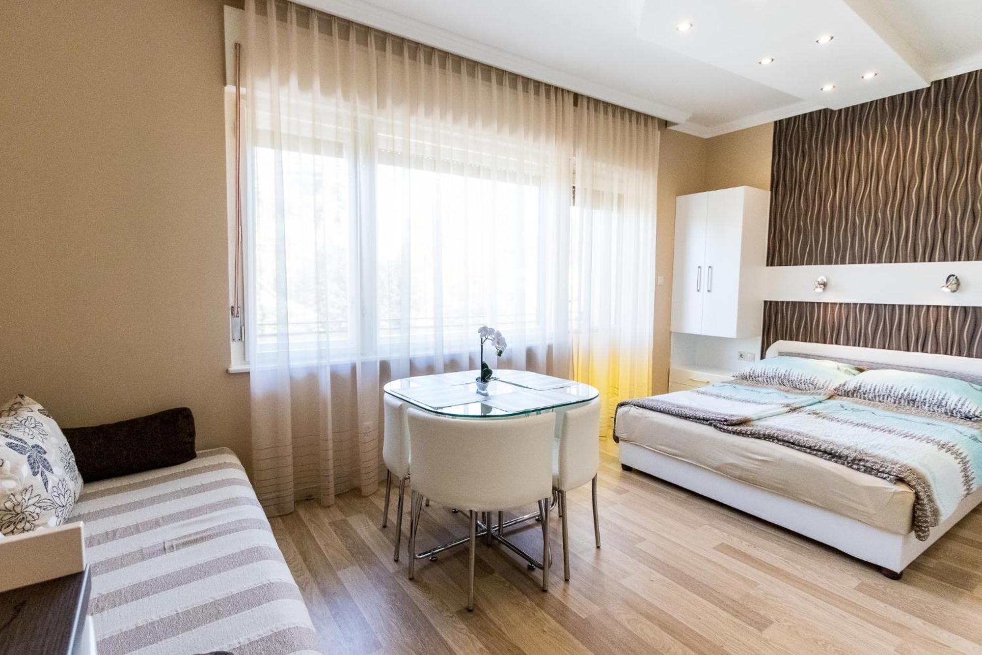 Lara Appartement *